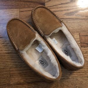 Perfect condition UGG slippers chestnut size 8